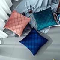 1 PC Super Soft Velvet Pillow Covers Square Decorative Pillowcase for Bed Couch Sofa Bench,  18 x 18 inch (45 cm)
