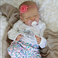 17 inch Reborn Doll Baby Toddler Toy Baby Girl Reborn Baby Doll lifelike Hand Made Simulation Hand Applied Eyelashes Floppy Head Cloth Silicone Vinyl with Clothes and Accessories for Girls
