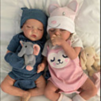 17 inch Reborn Doll Baby Toddler Toy Baby Girl Reborn Baby Doll lifelike Hand Made Simulation Hand Applied Eyelashes Floppy Head Cloth Silicone Vinyl with Clothes and Accessories for Girls