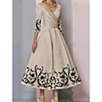 A-Line Mother of the Bride Dress Elegant Luxurious Plunging Neck Ankle Length Satin 3/4 Length Sleeve with Pattern / Print 2020