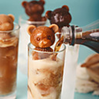 Bear Shape Ice Cube Trays Cute Vividly Solid Color Ice Cube Tray with Lid Food Mold for Ice Cream Chocolate