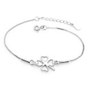 Beautiful 925 Sterling Silver Platinum Plated Clover Pattern Bracelet