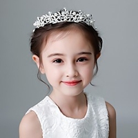 Bright Cute Rhinestone / Alloy Headpiece with Crystal / Rhinestone 1 pc Anniversary / Birthday Headpiece
