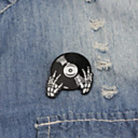 Brooches Vintage Style Fashion Classic Vintage Punk Trendy Fashion Brooch Jewelry Black For Casual / Daily Club Bar Theme Party Festival