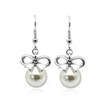 Exquisite Pearl Bow Earrings