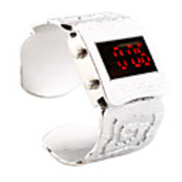 Fashion Design Rose Pattern Bracelet Wrist Watch