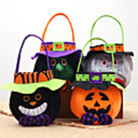Halloween Party Toys Halloween Gift Bags Trick or Treat Halloween Candy Buckets 4 pcs Cat Pumpkin Cartoon Witch Vampire with Handles Golden Velvet Cloth Kid
