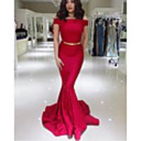 Mermaid / Trumpet Minimalist Sexy Wedding Guest Formal Evening Dress Off Shoulder Short Sleeve Sweep / Brush Train Satin with Pleats 2020