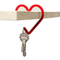 Simple Heart-Shaped Metal Key Ring (Assorted Colors)