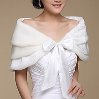 Sleeveless Shawls / Bridal Faux Fur Wedding / Party / Evening Shawl Wrap / Women