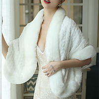 Sleeveless Shawls / Bridal Faux Fur Wedding / Party / Evening Shawl Wrap / Women