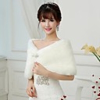 Sleeveless Shrugs Faux Fur Wedding / Party Evening Wedding Wraps / Fur Wraps With