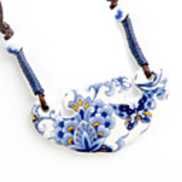 Stylish Hand Woven Ceramic Chinese Style Necklace (Flowery Butterfly Pattern)