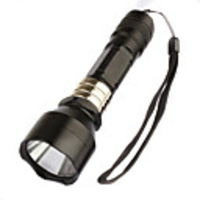 TrustFire P7-F15 SSC P7-WC 3-Mode 900-Lumen LED Flashlight (1 18650)