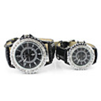 Unisex Leather Band Analog Quartz Wrist Watch With Diamond(Black)