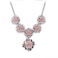 Vintage Flower Design Pendant Necklace