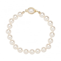 Cream Pearl Oval Clasp Bracelet