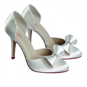 Kerrie Diamante Bow Detail Round Toe Shoe