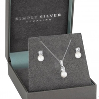 Sterling Silver 925 Pearl And Cubic Zirconia Jewellery Set